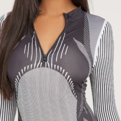 EGO Long Sleeve Zip Front Mini Bodycon Dress In Monochrome Print Slinky -The Perla Dress Sales Store 21 02 23 pam61030 s scaled